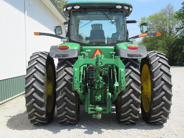 Image of John Deere 8370R equipment image 2