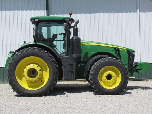 Image of John Deere 8370R equipment image 4