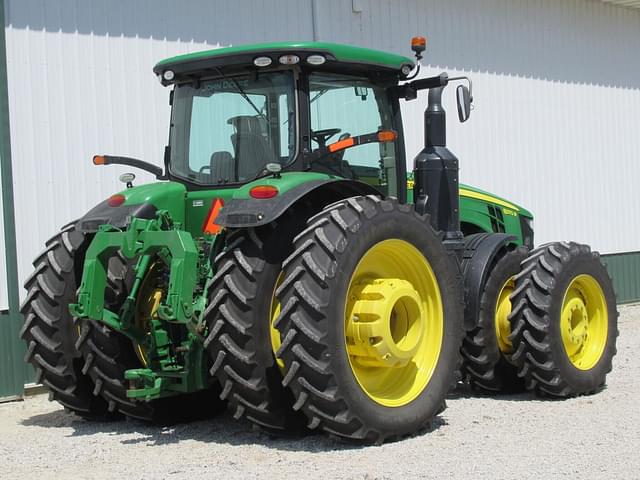 Image of John Deere 8370R equipment image 3
