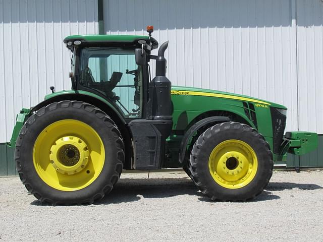 Image of John Deere 8370R equipment image 4