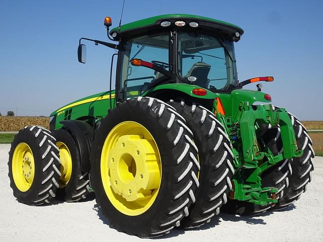 Image of John Deere 8370R equipment image 4