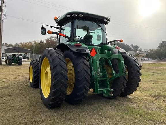 Image of John Deere 8370R equipment image 2