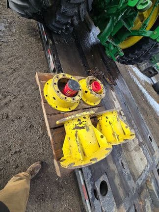 Image of John Deere 8370R equipment image 4