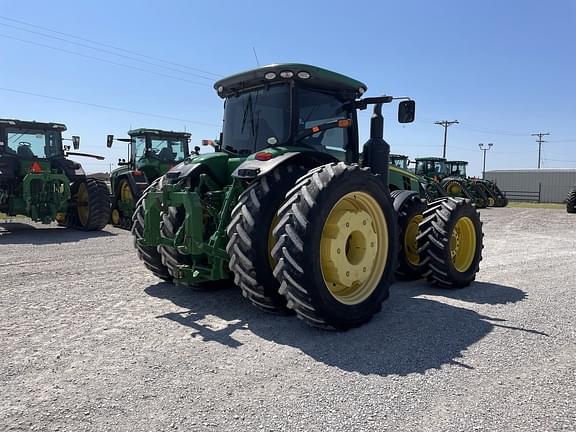 Image of John Deere 8370R equipment image 4