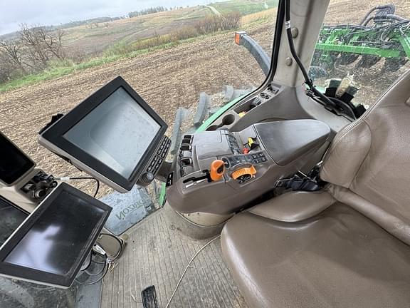 Image of John Deere 8370R equipment image 2