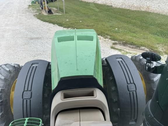 Image of John Deere 8370R equipment image 3