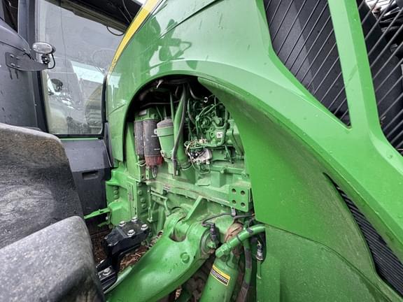 Image of John Deere 8370R equipment image 2