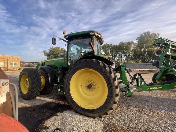 Image of John Deere 8370R equipment image 4