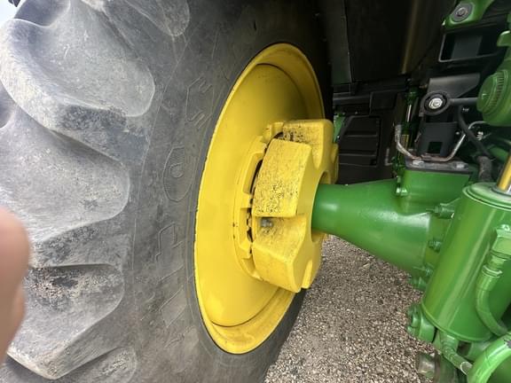 Image of John Deere 8370R equipment image 3