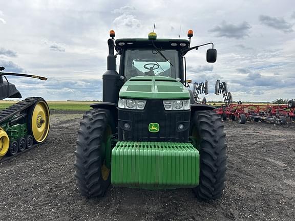 Image of John Deere 8370R equipment image 2
