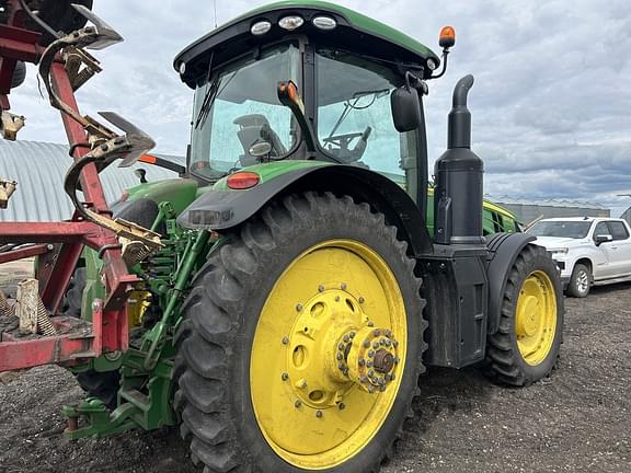 Image of John Deere 8370R equipment image 3