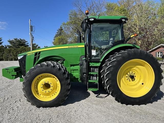 Image of John Deere 8370R equipment image 2