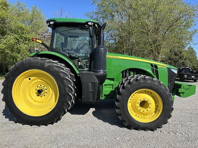 Image of John Deere 8370R equipment image 3