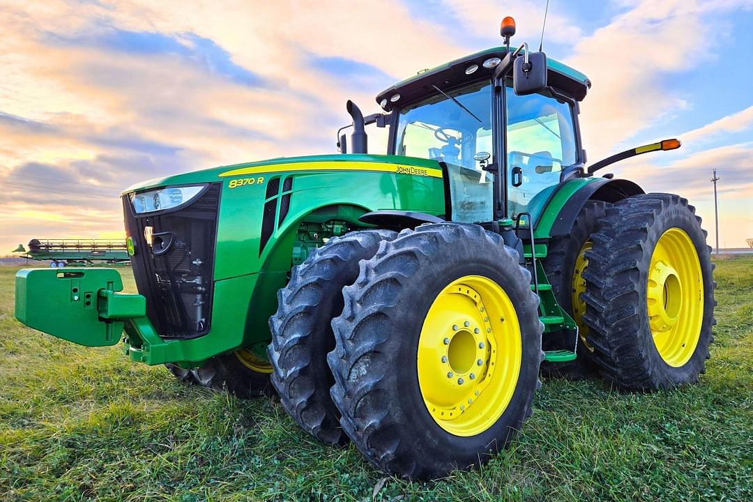 Image of John Deere 8370R Primary image