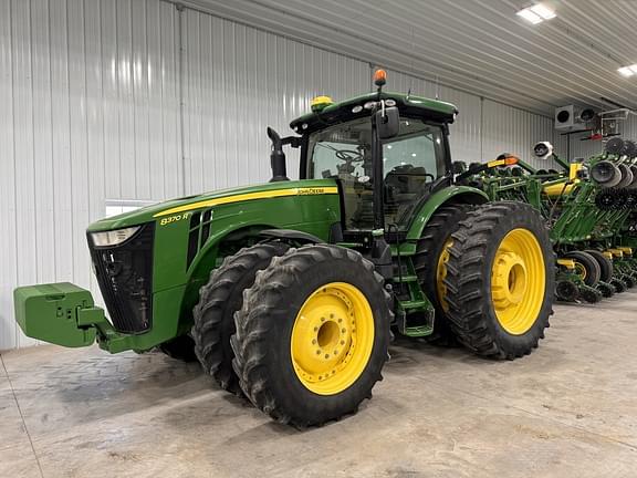 Image of John Deere 8370R Primary image