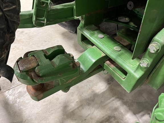 Image of John Deere 8370R equipment image 4