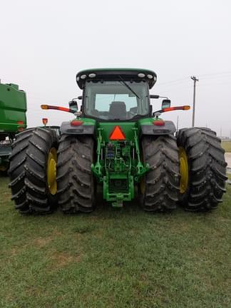 Image of John Deere 8370R equipment image 3