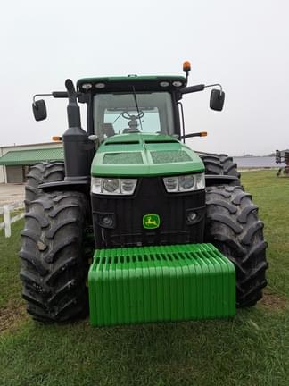 Image of John Deere 8370R equipment image 4