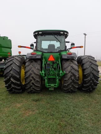 Image of John Deere 8370R equipment image 4