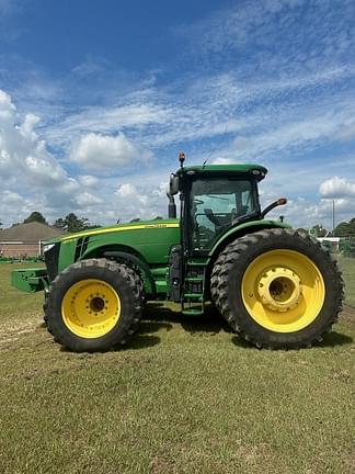 Image of John Deere 8370R equipment image 1