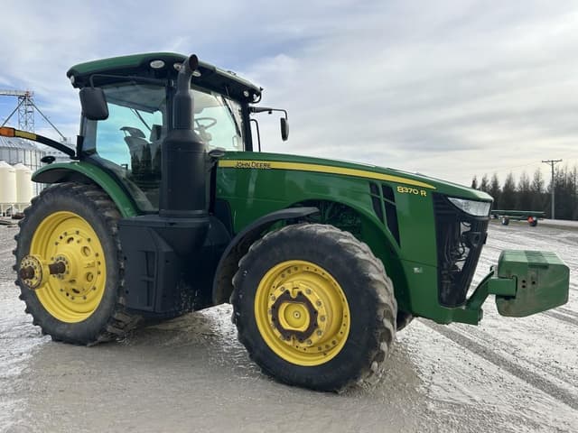 Image of John Deere 8370R equipment image 4