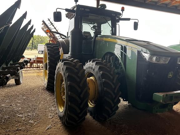 Image of John Deere 8370R equipment image 2