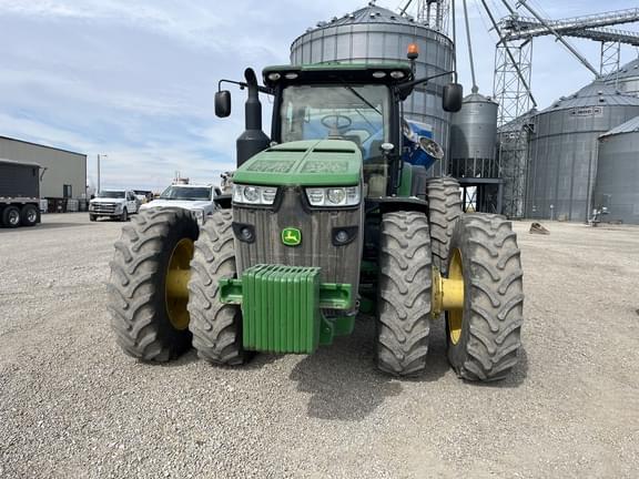 Image of John Deere 8370R equipment image 2