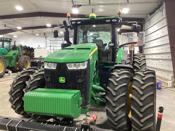 Image of John Deere 8370R equipment image 1