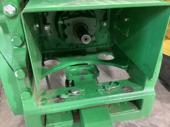 Image of John Deere 8370R equipment image 3