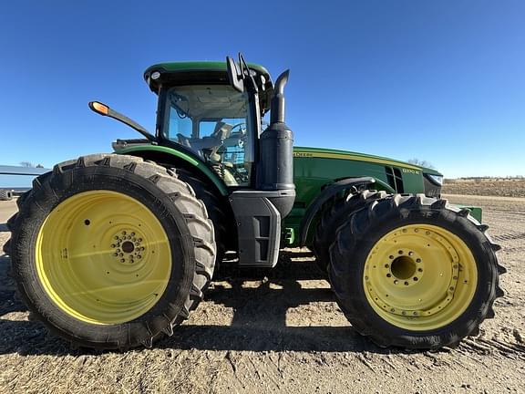 Image of John Deere 8370R equipment image 1