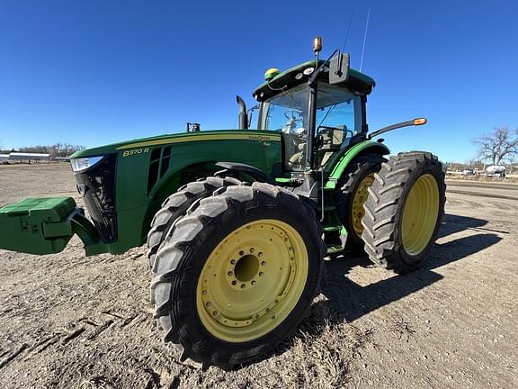 Image of John Deere 8370R equipment image 1