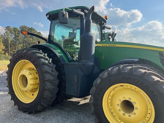 Image of John Deere 8370R equipment image 3