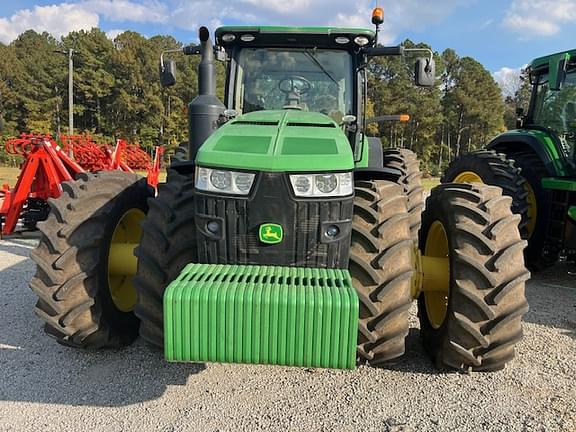 Image of John Deere 8370R equipment image 2