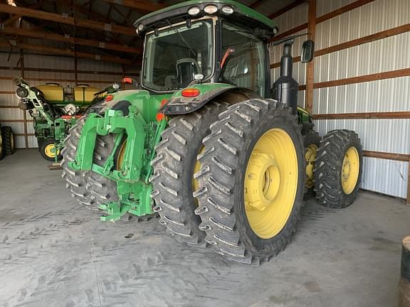 Image of John Deere 8370R equipment image 3