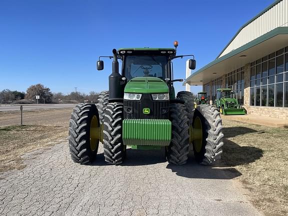 Image of John Deere 8370R equipment image 4