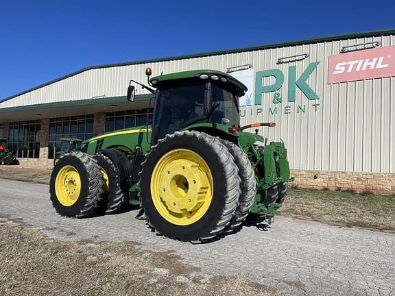 Image of John Deere 8370R equipment image 2