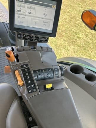 Image of John Deere 8370R equipment image 4