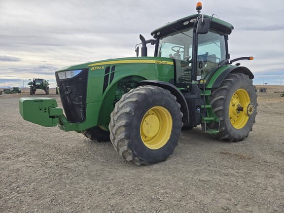 2014 John Deere 8370R Equipment Image0