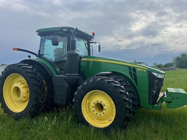 Image of John Deere 8370R equipment image 4