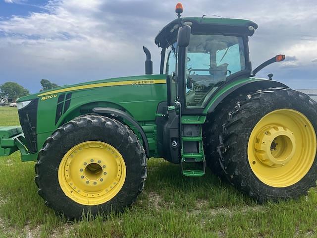 Image of John Deere 8370R equipment image 3