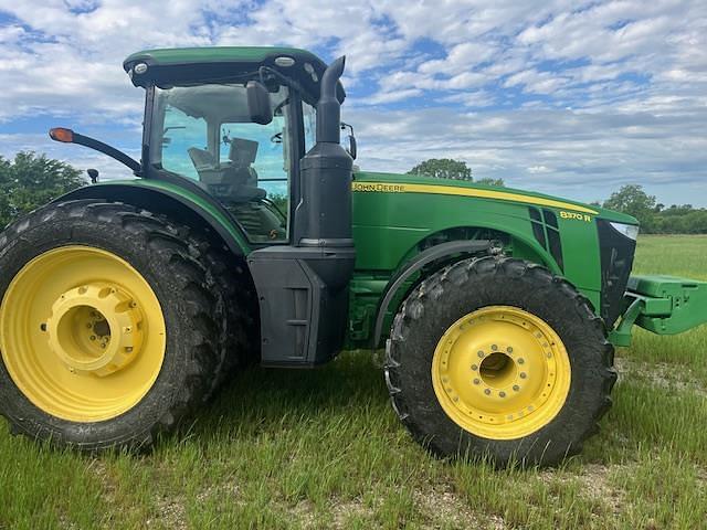 Image of John Deere 8370R equipment image 1