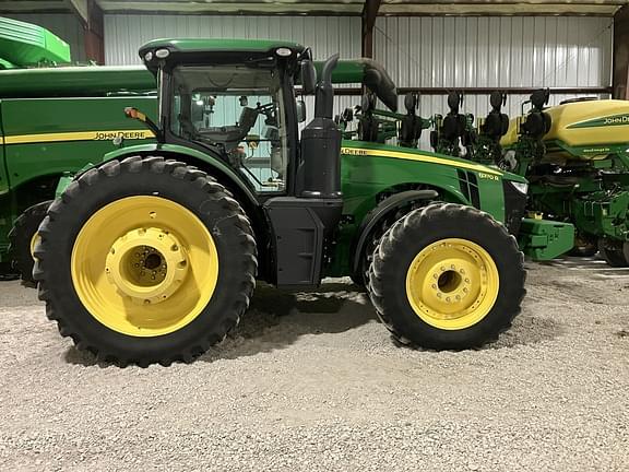 Image of John Deere 8370R equipment image 2