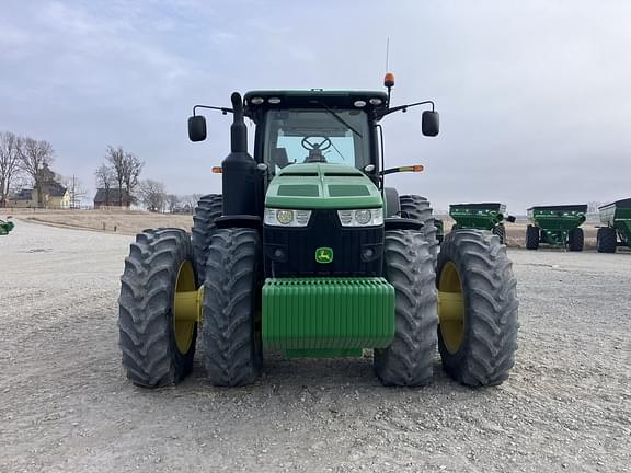 Image of John Deere 8370R equipment image 4