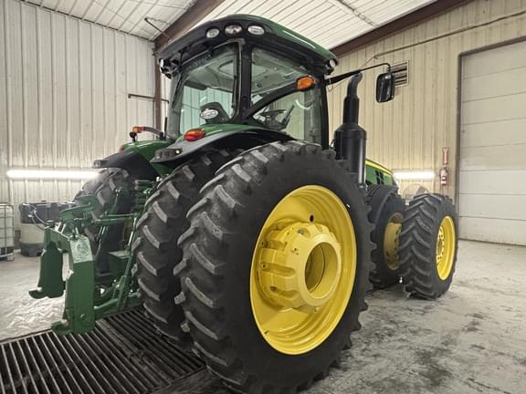 Image of John Deere 8370R equipment image 4