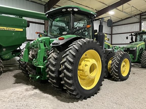 Image of John Deere 8370R equipment image 2