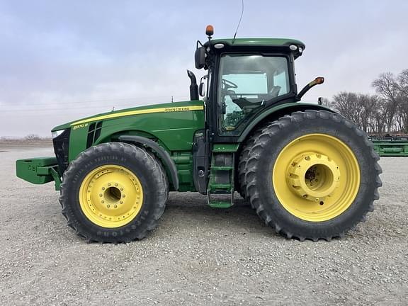 Image of John Deere 8370R equipment image 2