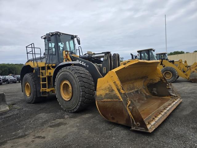 Image of John Deere 844K-II equipment image 2