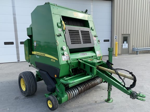 2014 John Deere 854 Equipment Image0
