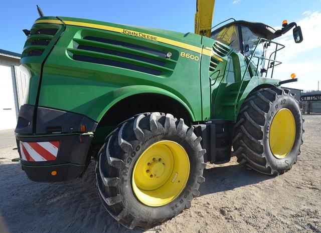 Image of John Deere 8600 equipment image 3