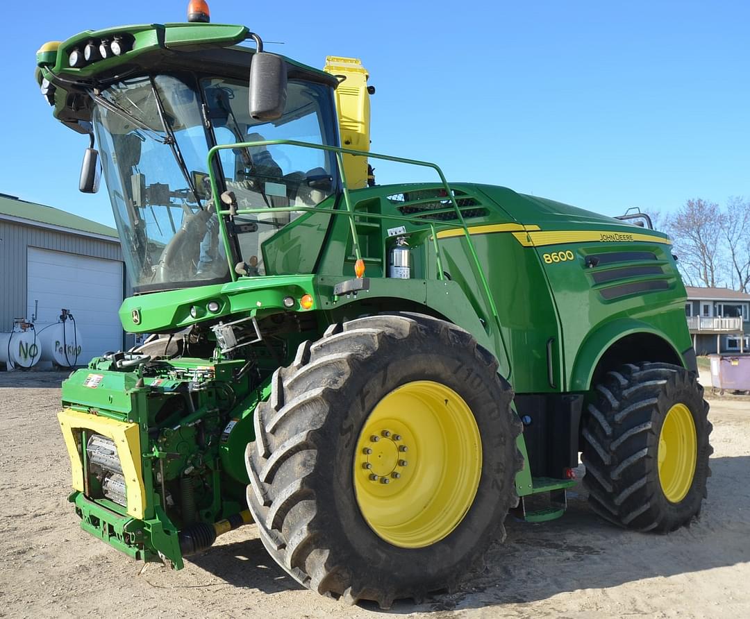 Image of John Deere 8600 Primary image